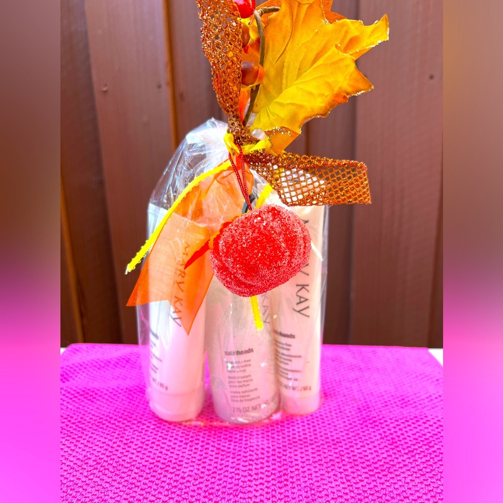 🩷Mary Kay🩷Satin Hands Pampering Set Fragrance Free